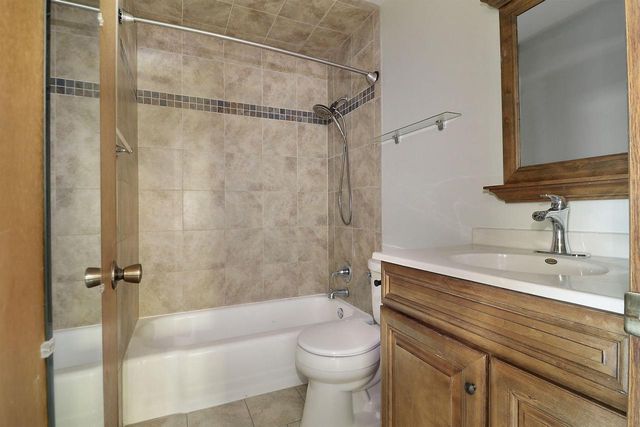 7840 43rd AVENUE, Kenosha, WI 53142