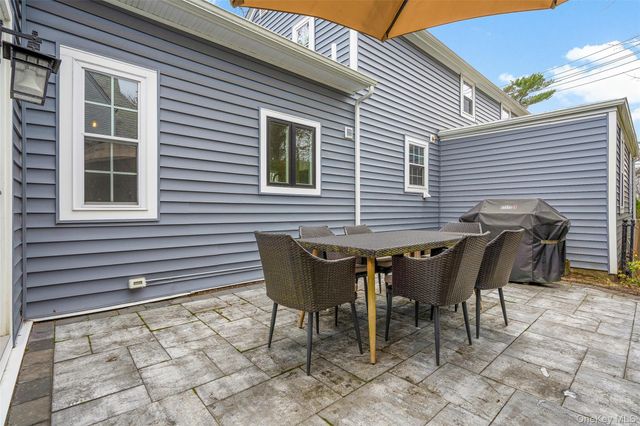 1 Harmon Drive, Larchmont, NY 10538