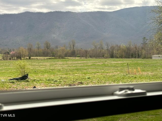 1173 Camp Creek Road, Greeneville, TN 37743