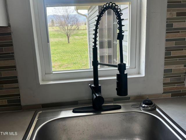 1173 Camp Creek Road, Greeneville, TN 37743