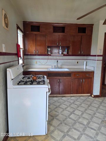 83 Daniel Street, Port Reading, NJ 07064