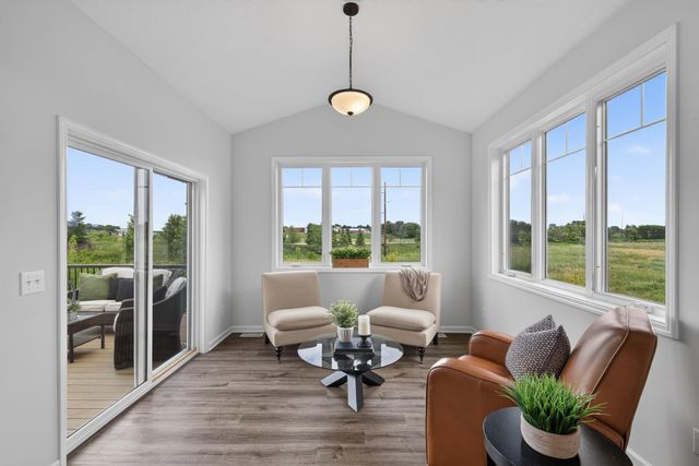 1888 Oakpointe Drive, Waconia, MN 55387