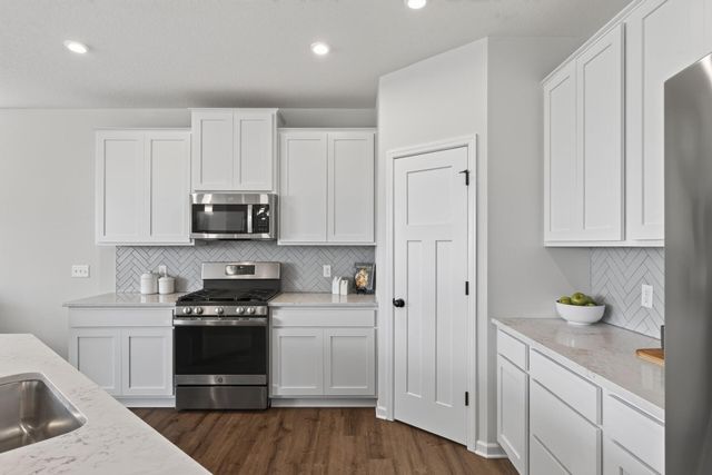 1888 Oakpointe Drive, Waconia, MN 55387