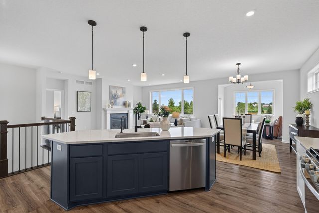 1888 Oakpointe Drive, Waconia, MN 55387