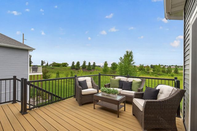1888 Oakpointe Drive, Waconia, MN 55387