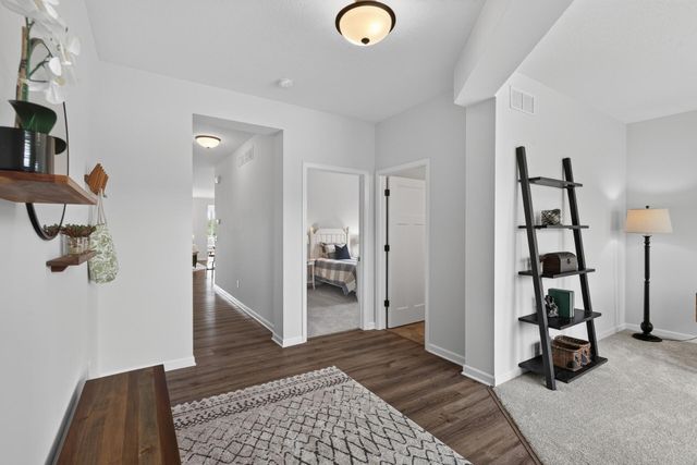 1888 Oakpointe Drive, Waconia, MN 55387