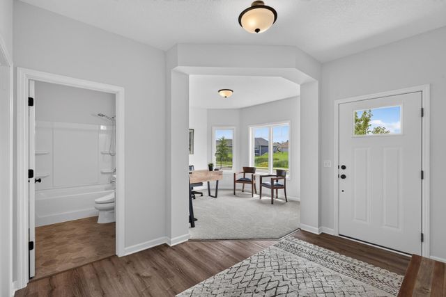 1888 Oakpointe Drive, Waconia, MN 55387
