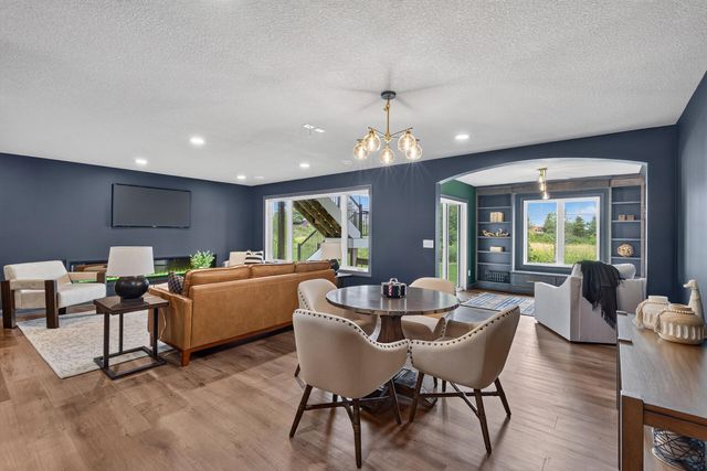 1888 Oakpointe Drive, Waconia, MN 55387