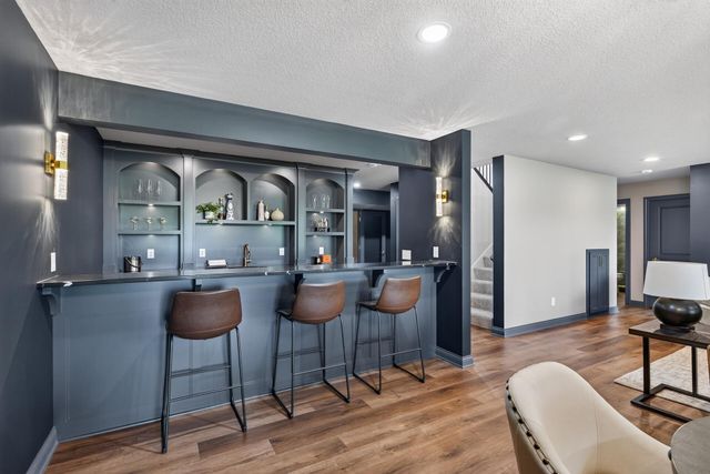1888 Oakpointe Drive, Waconia, MN 55387