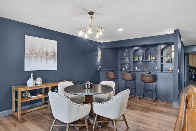 1888 Oakpointe Drive, Waconia, MN 55387