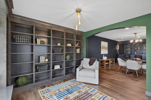 1888 Oakpointe Drive, Waconia, MN 55387