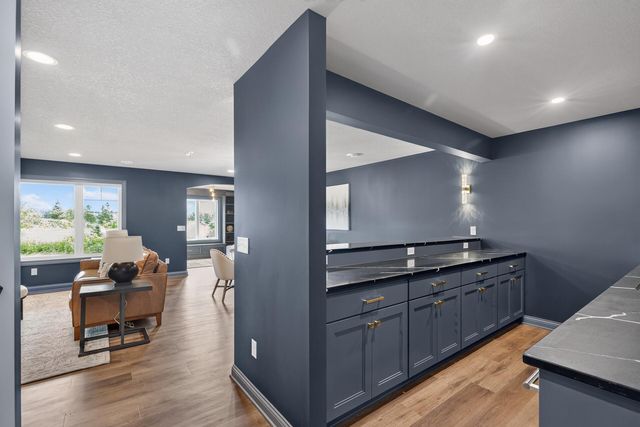 1888 Oakpointe Drive, Waconia, MN 55387