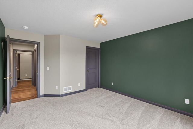 1888 Oakpointe Drive, Waconia, MN 55387