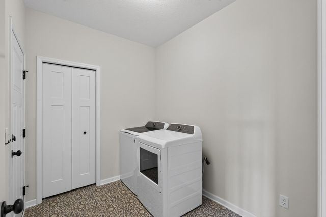 1888 Oakpointe Drive, Waconia, MN 55387