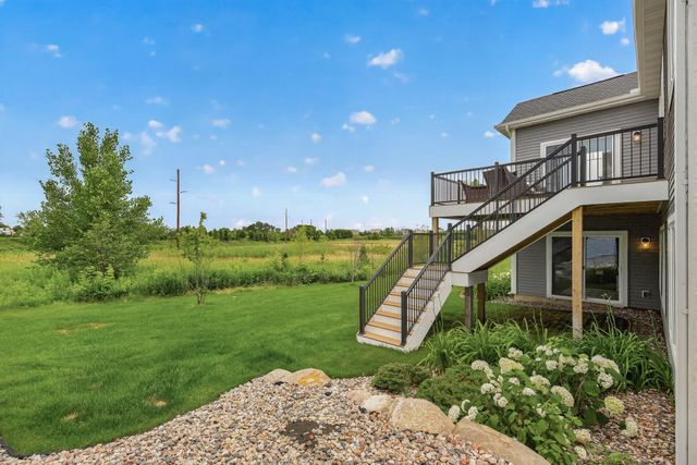 1888 Oakpointe Drive, Waconia, MN 55387