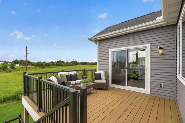 1888 Oakpointe Drive, Waconia, MN 55387