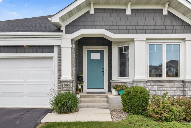 1888 Oakpointe Drive, Waconia, MN 55387