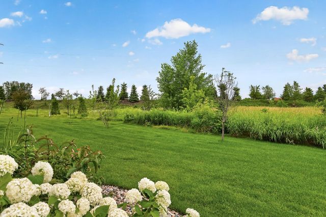 1888 Oakpointe Drive, Waconia, MN 55387