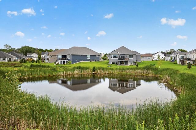 1888 Oakpointe Drive, Waconia, MN 55387