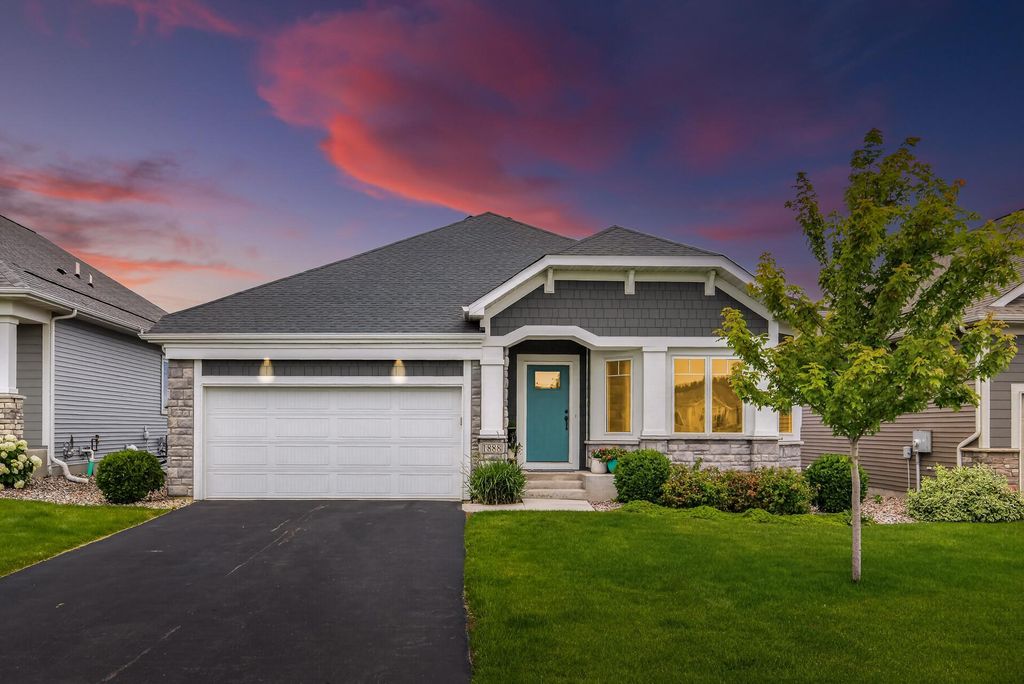 1888 Oakpointe Drive, Waconia, MN 55387