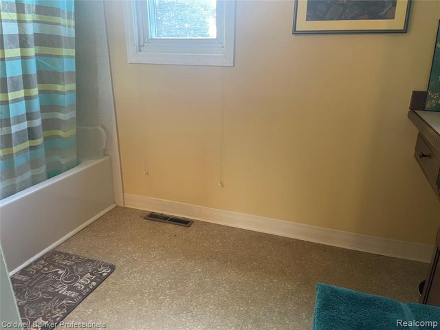 1961 Laurel Oak Drive, Flint, MI 48507