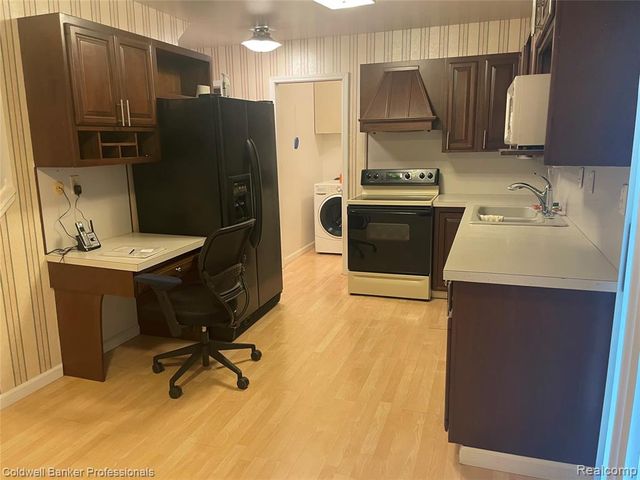 1961 Laurel Oak Drive, Flint, MI 48507