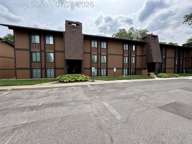 1736 Grove Road 102, York Charter Township, MI 48198
