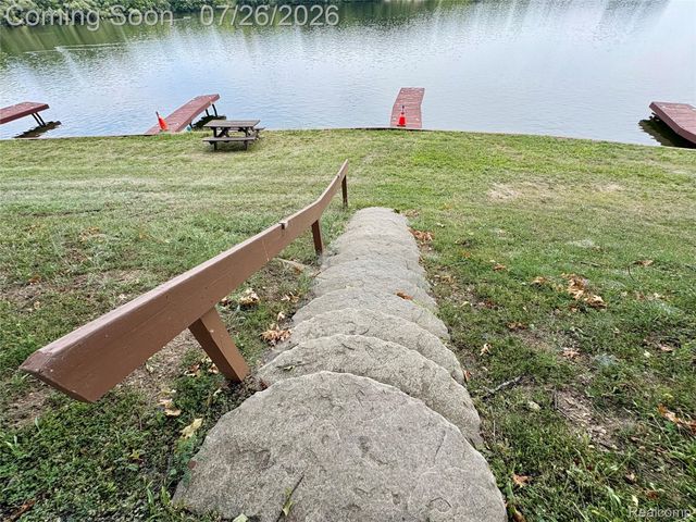 1736 Grove Road 102, York Charter Township, MI 48198