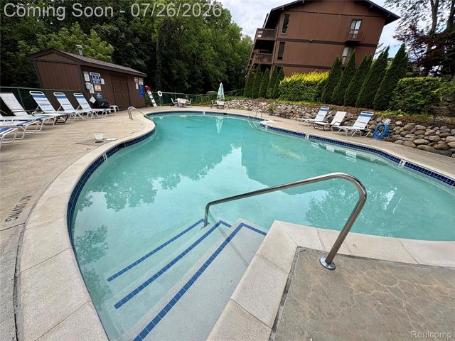 1736 Grove Road 102, York Charter Township, MI 48198