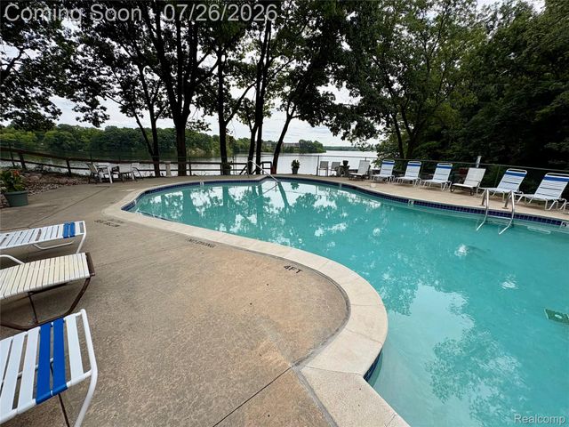 1736 Grove Road 102, York Charter Township, MI 48198