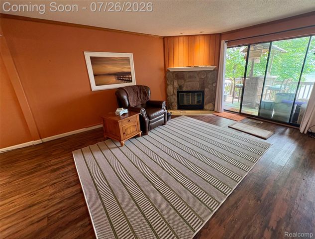 1736 Grove Road 102, York Charter Township, MI 48198