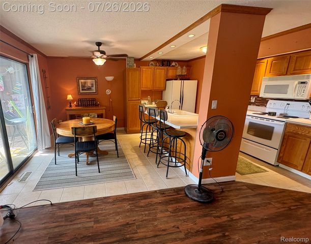 1736 Grove Road 102, York Charter Township, MI 48198