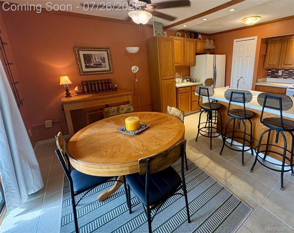 1736 Grove Road 102, York Charter Township, MI 48198