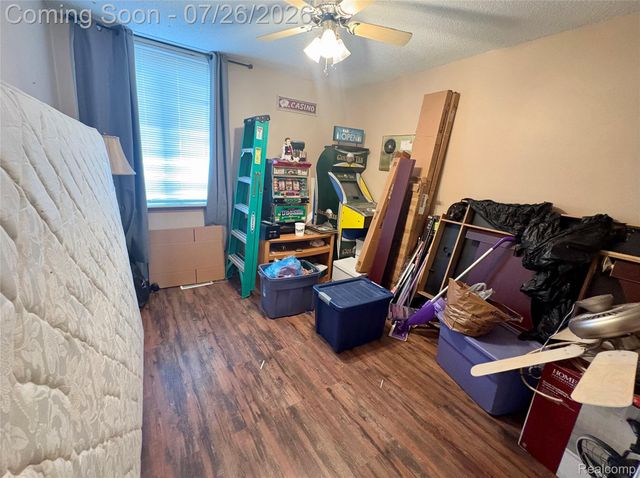 1736 Grove Road 102, York Charter Township, MI 48198