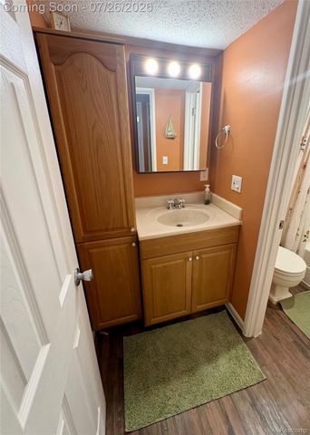 1736 Grove Road 102, York Charter Township, MI 48198
