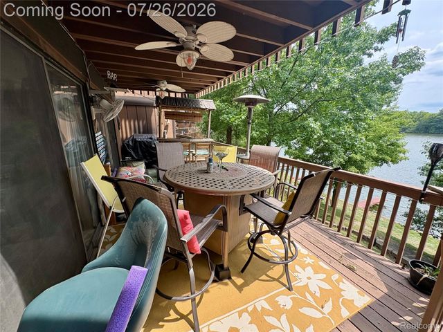 1736 Grove Road 102, York Charter Township, MI 48198