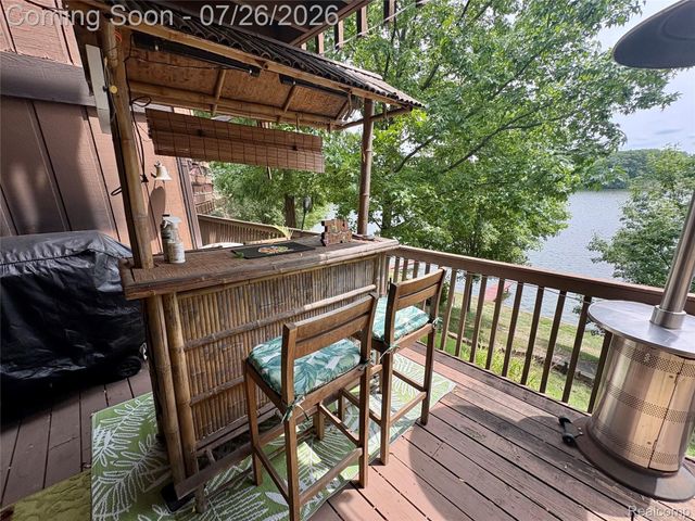1736 Grove Road 102, York Charter Township, MI 48198