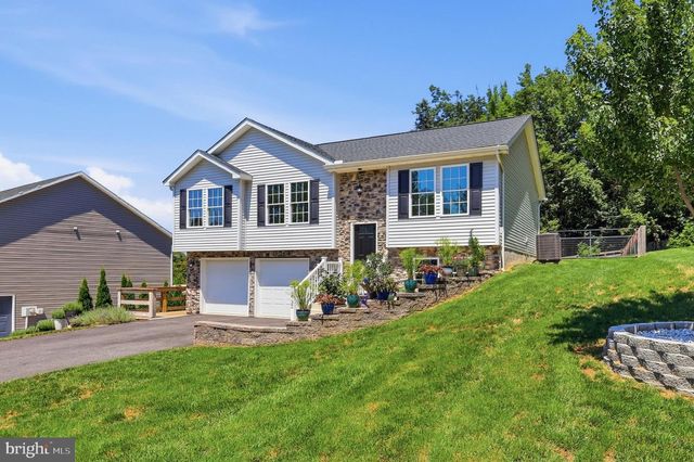 12732 ARIELLE LN, Waynesboro, PA 17268
