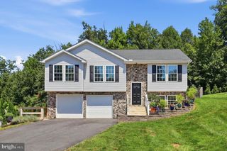 12732 ARIELLE LN, Waynesboro, PA 17268