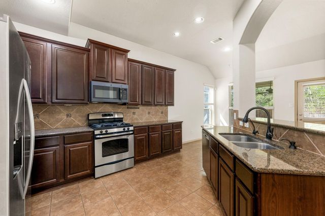 51 Handbridge Place, Tomball, TX 77375