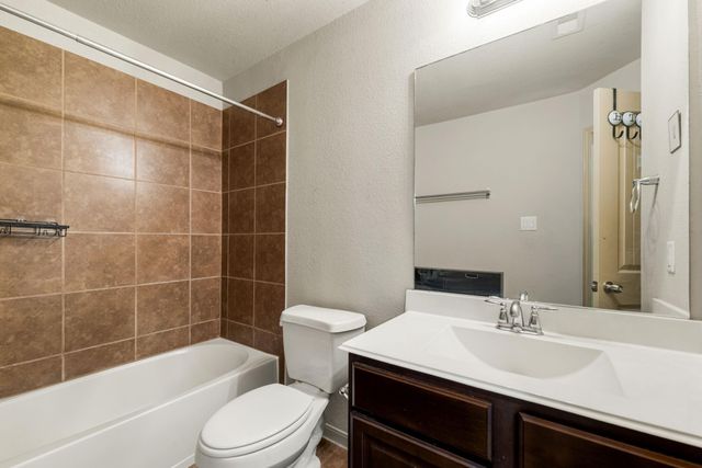 51 Handbridge Place, Tomball, TX 77375