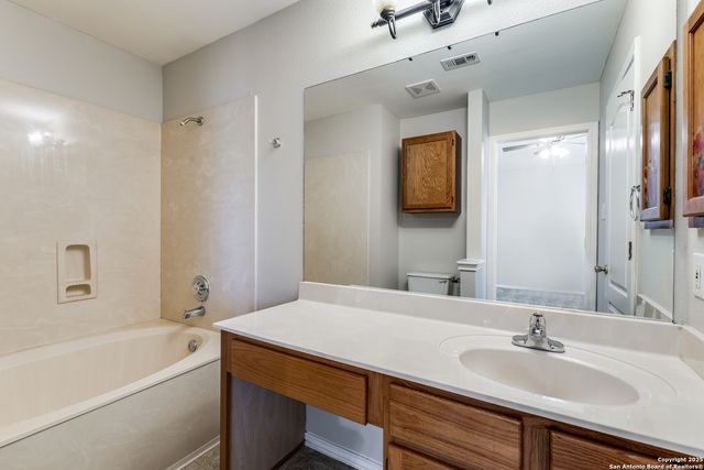 22 Sunflower Run, San Antonio, TX 78240