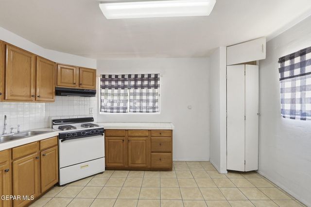 496 TELOP Road, El Paso, TX 79927