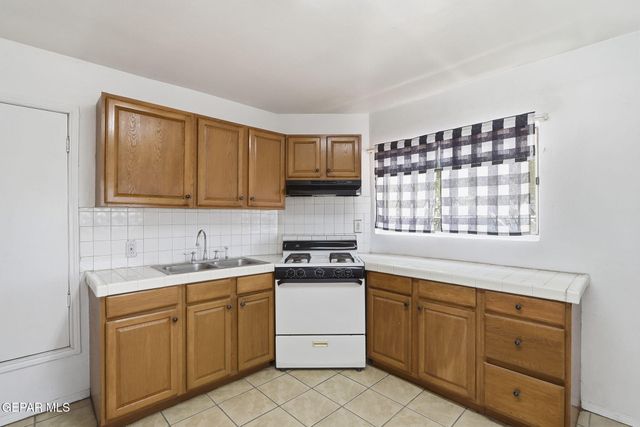 496 TELOP Road, El Paso, TX 79927