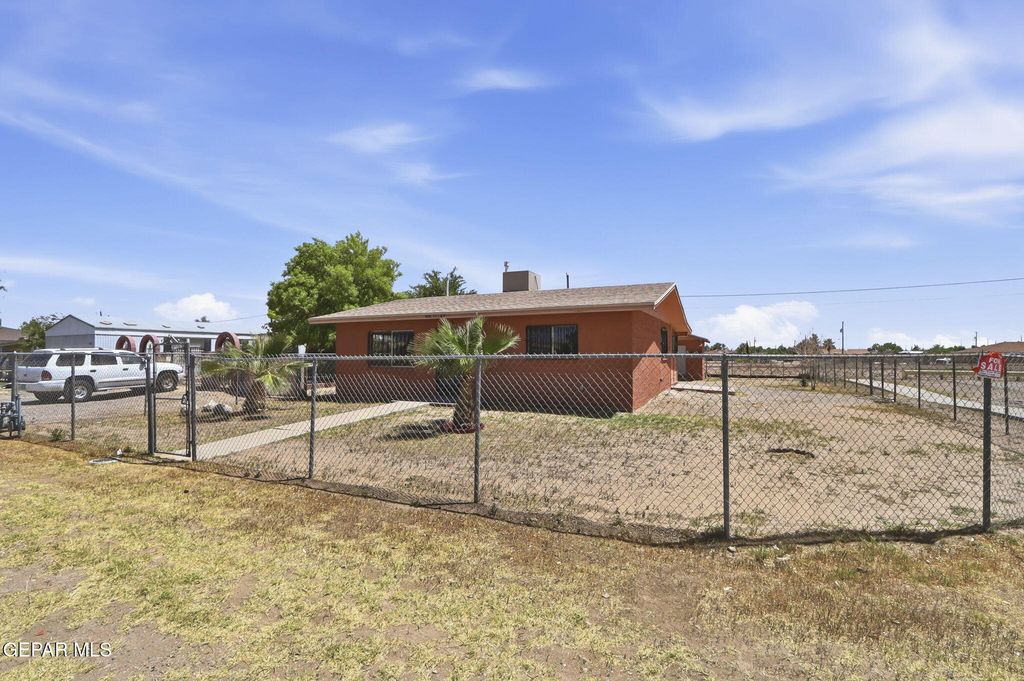 496 TELOP Road, El Paso, TX 79927