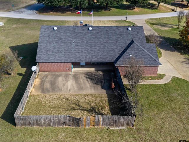 15099 Fargo Dr., Chandler, TX 75758