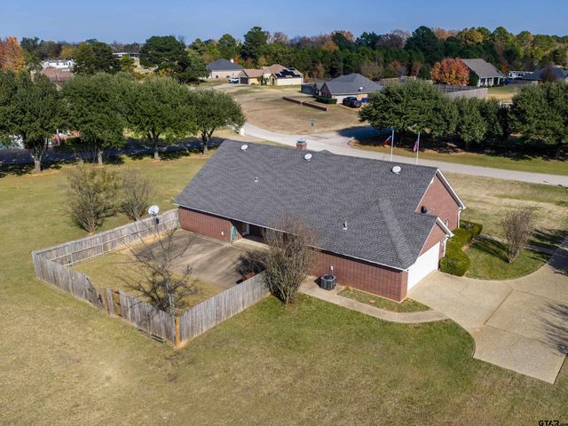 15099 Fargo Dr., Chandler, TX 75758