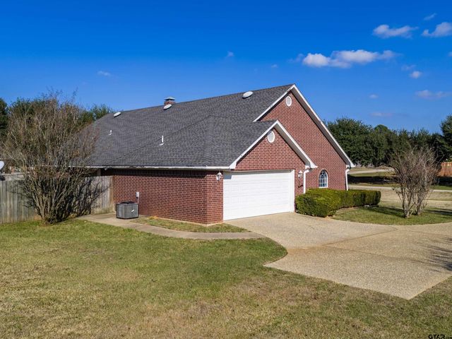 15099 Fargo Dr., Chandler, TX 75758