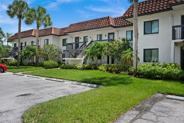 4251 27th CT SW 104, Naples, FL 34116