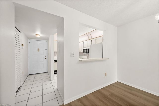 4251 27th CT SW 104, Naples, FL 34116